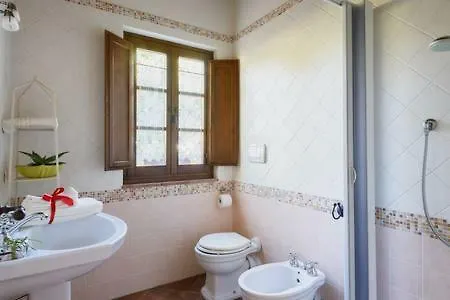 Casa La Rondine Дом отдыха Bucine